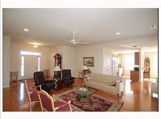 924 Stanhope Gdns, Chesapeake, VA 23320