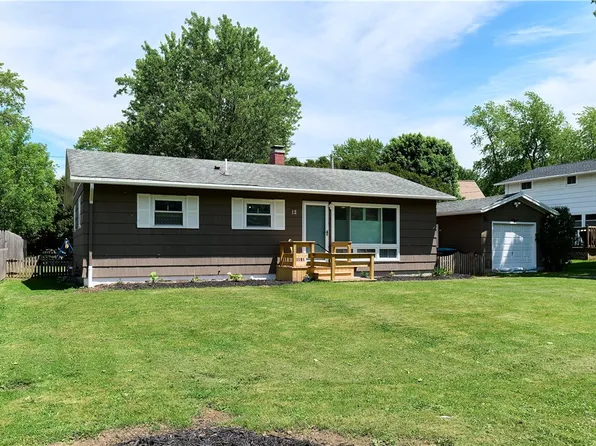 12 Fairlawn Dr, Honeoye Falls, NY 14472