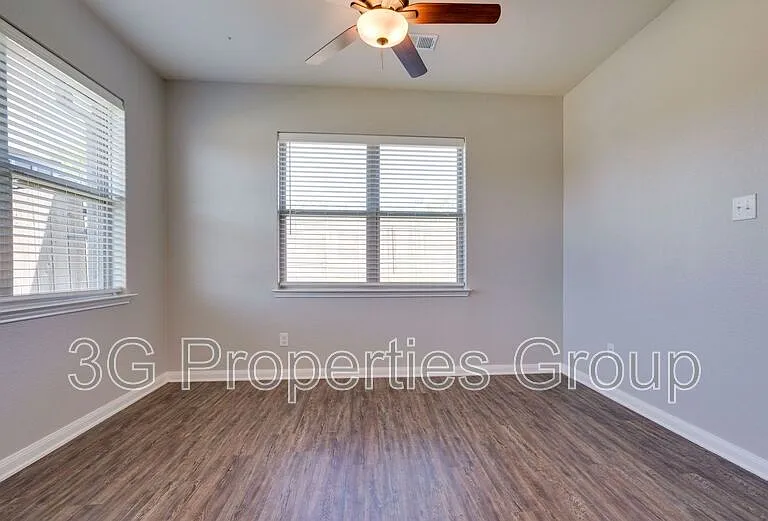 5301 Zara Dr — Photo 16