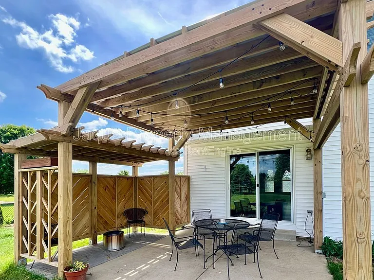 53641 Rolling Meadow Blvd — Photo 22
