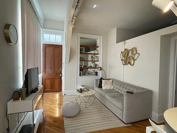 5th image of 3102 Saint Charles Ave APT 5