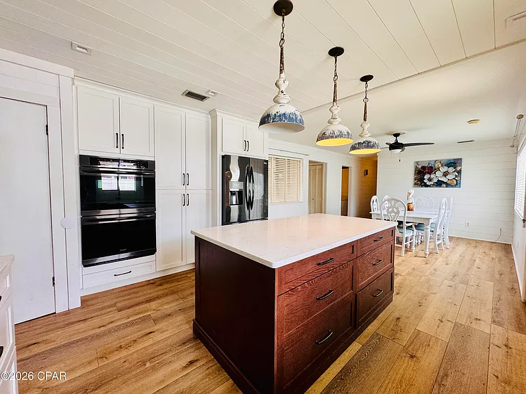 916 Cobia Dr — Photo 12