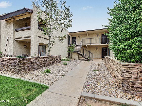 2nd image of 3825 E CAMELBACK Road #122