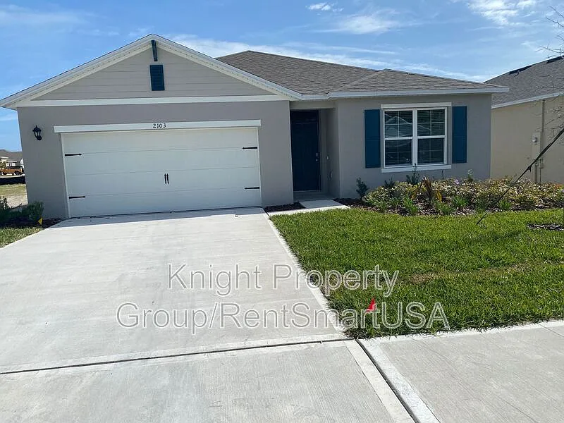 4 bed, 2.0 bath, 1828 sqft, $2,495 — Photo 1