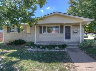 7604 E 21st St, Tulsa, OK 74129