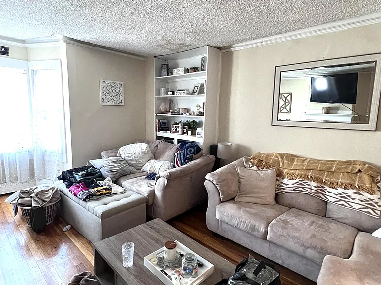 169 W 7th St #2 — Photo 5