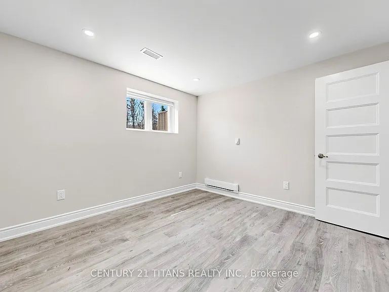 270 Forestwalk St #LOWER — Photo 20