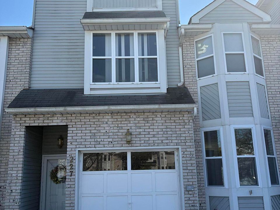 1st image of 227 Rosedale Ave