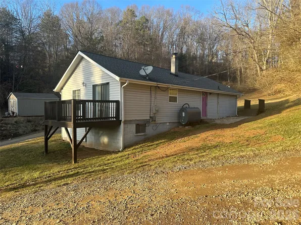 57 Eden Brook Dr, Canton, NC 28716