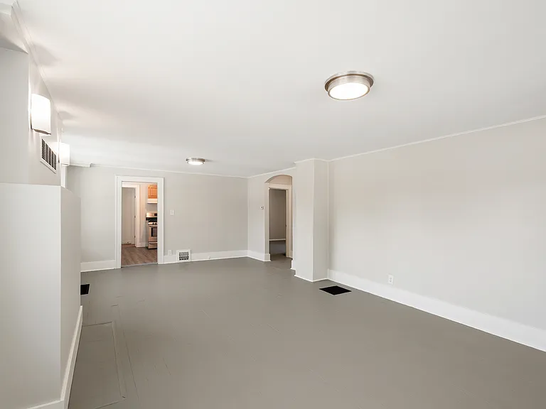 1112 Park Ave — Photo 7