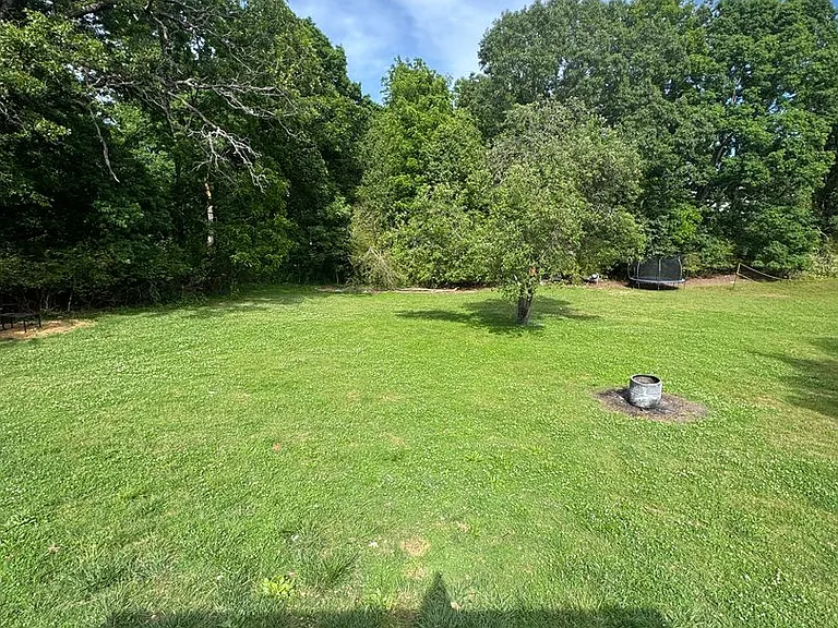 105 Larkins Dr — Photo 24