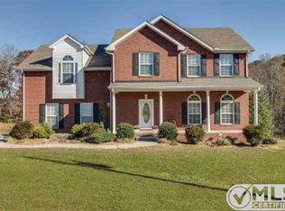 147 Lena Loop, Burns, TN 37029