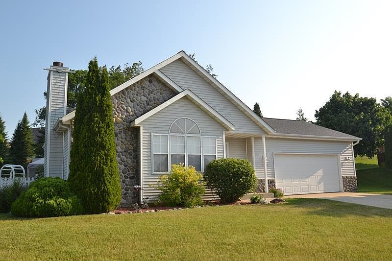 1st image of 1208 Red Pine Ct