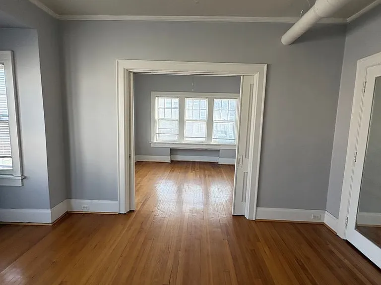 3870 Harney St — Photo 4