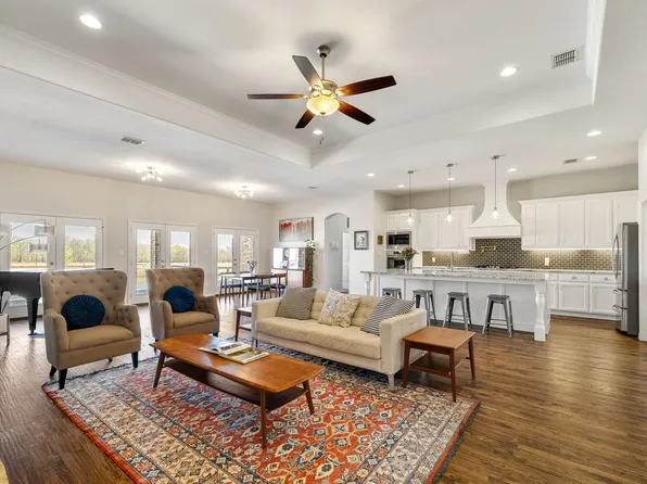 5750 High Mesa Dr, Justin, TX 76247