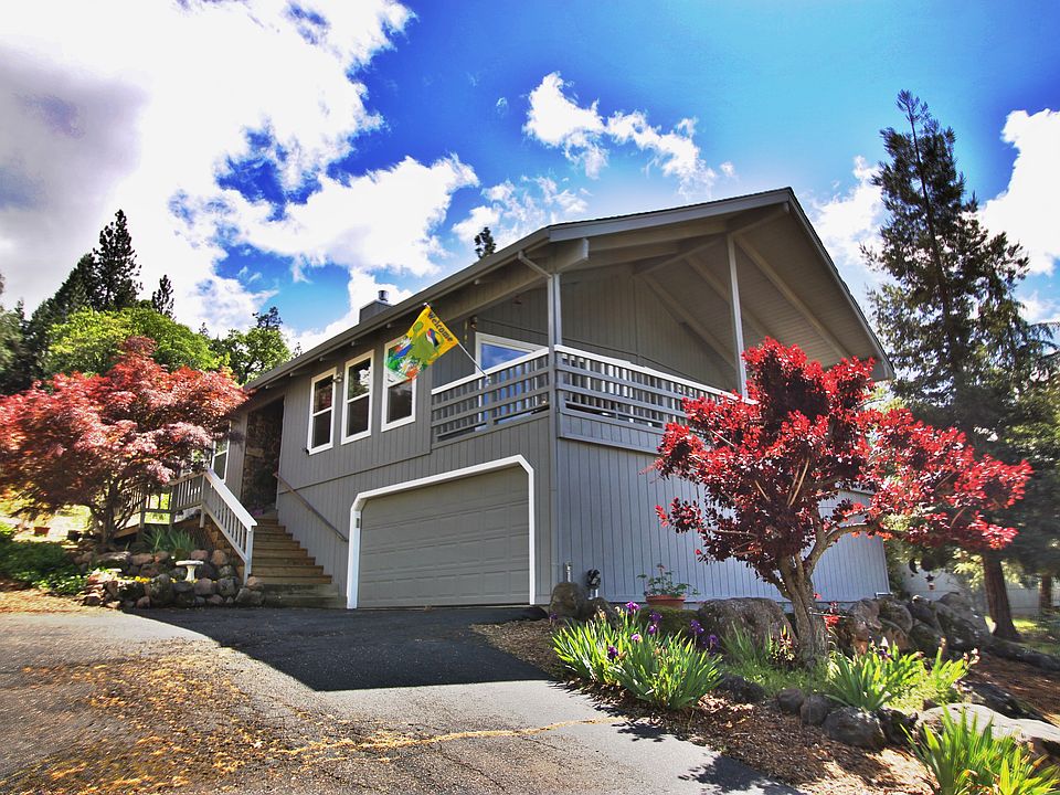 1st image of 825 Dogwood Dr