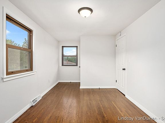 5th image of 4876 Marshall Ave SE