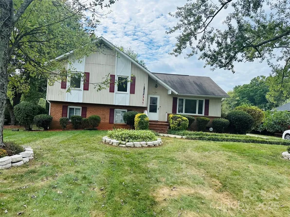 7524 Middlebury Pl, Charlotte, NC 28212