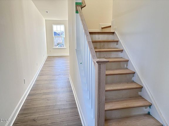 5th image of 11 Gerrad St #62