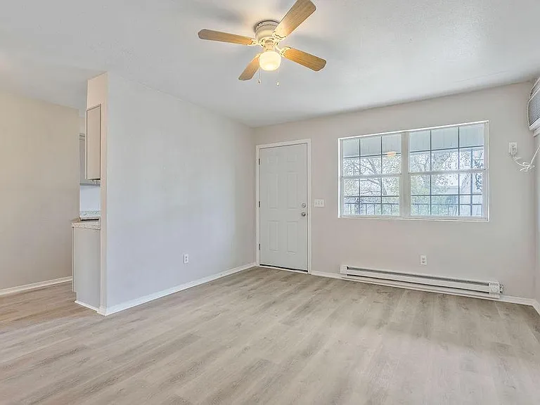 5811 NW 34th St — Photo 14