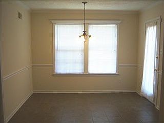 4th image of 3897 Windyke Dr