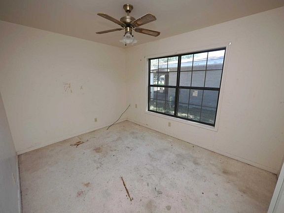 5th image of 1107 W Blucher St
