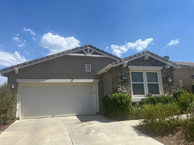 8955 Stephenson Ln — Photo 1