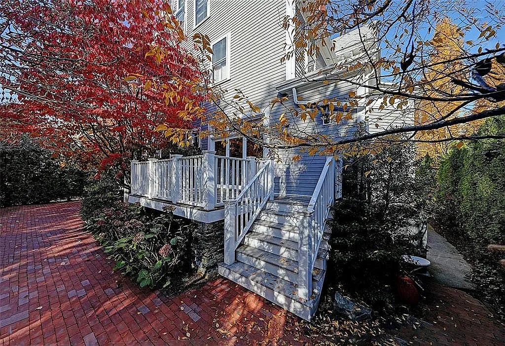 123 Benevolent St — Photo 3