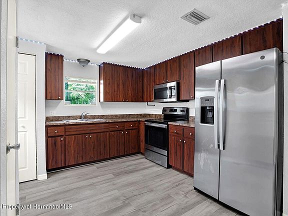 2nd image of 6608 Celeste Ln