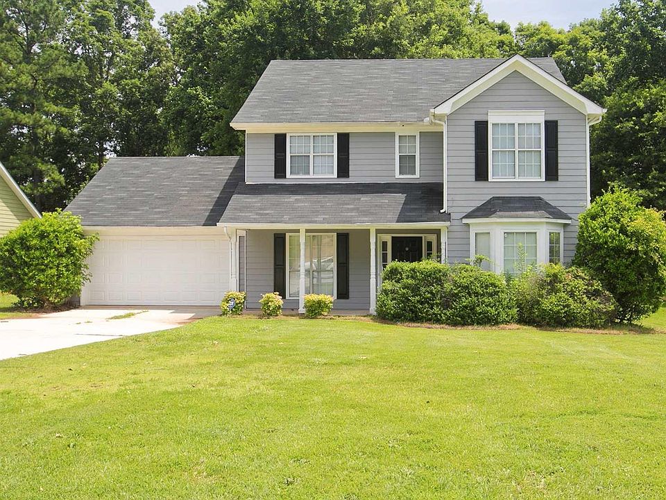 1st image of 2421 Windridge Dr NE