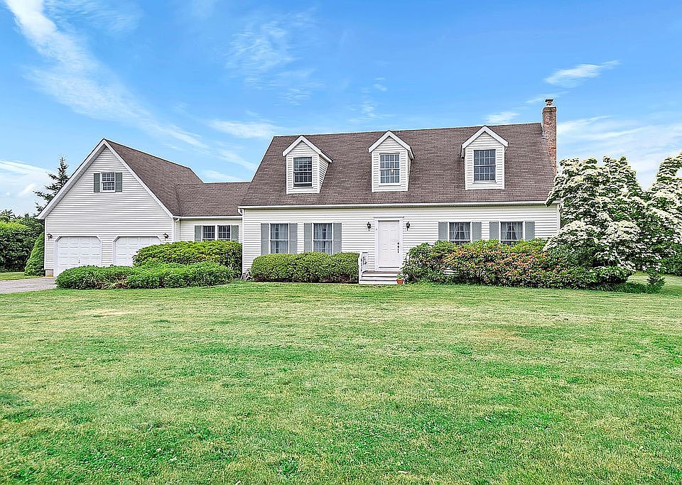 1st image of 22 Fairbanks Ct