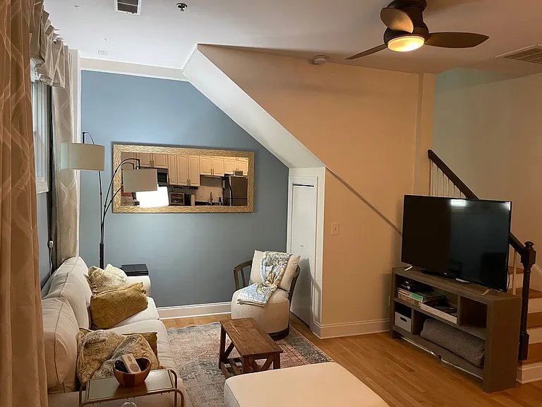 348 King St #H — Photo 8