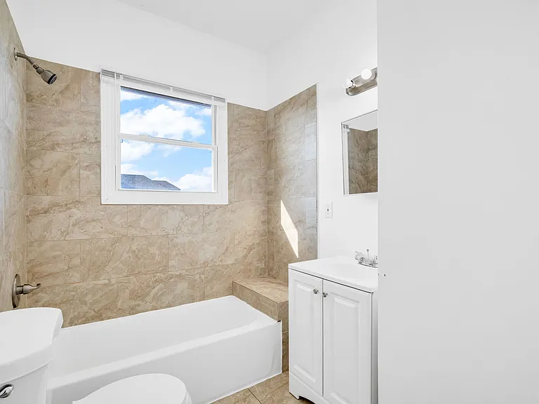 6423 Hazlett St — Photo 21