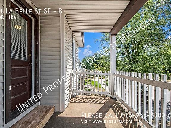 3rd image of 21 La Belle St SE #B