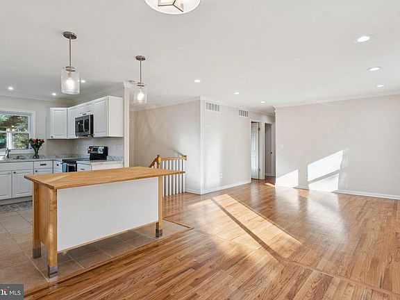 4th image of 1247 Ramblewood Dr