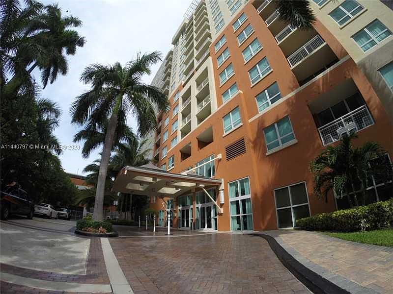 1st image of 2000 N Bayshore Dr APT 415