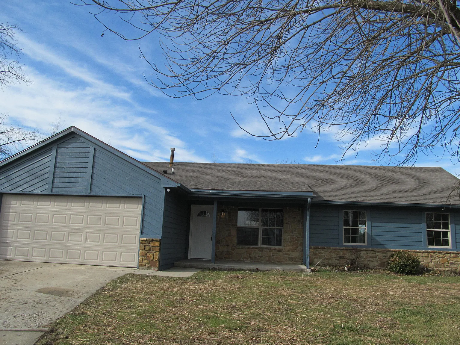 8712 Pleasant Lake Cir photo 1