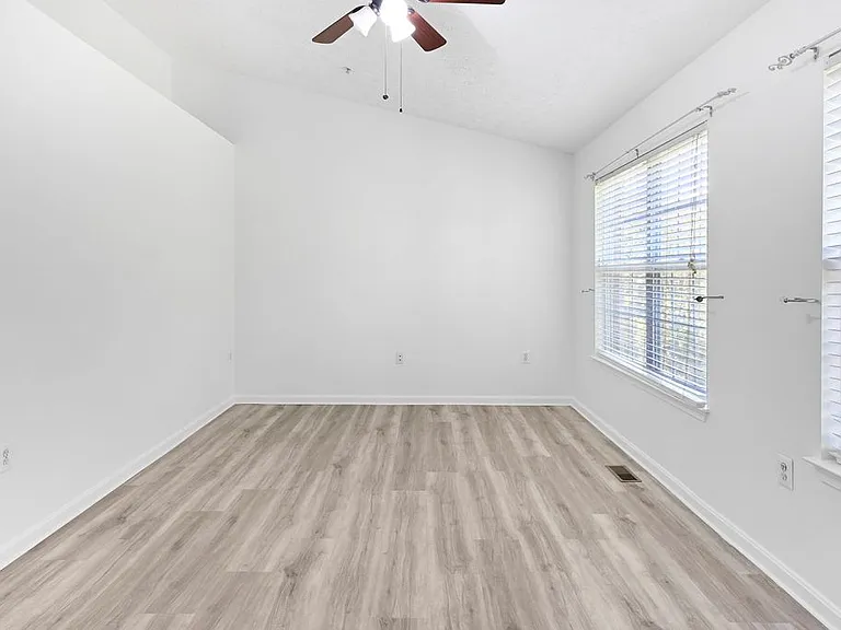 9958 Royal Commerce Pl #MAIN — Photo 12