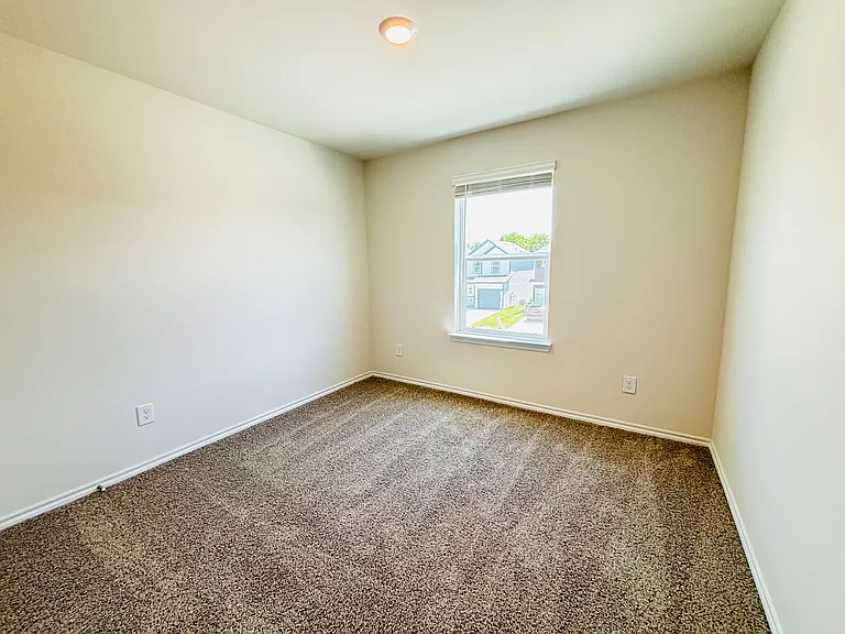 120 Redwood Rd — Photo 15