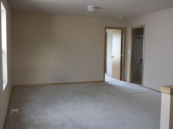 5th image of 18418 95th Ave E