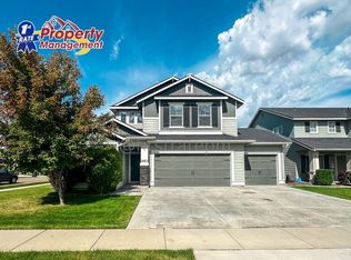 2863 NW 8th Ave, Meridian, ID 83646