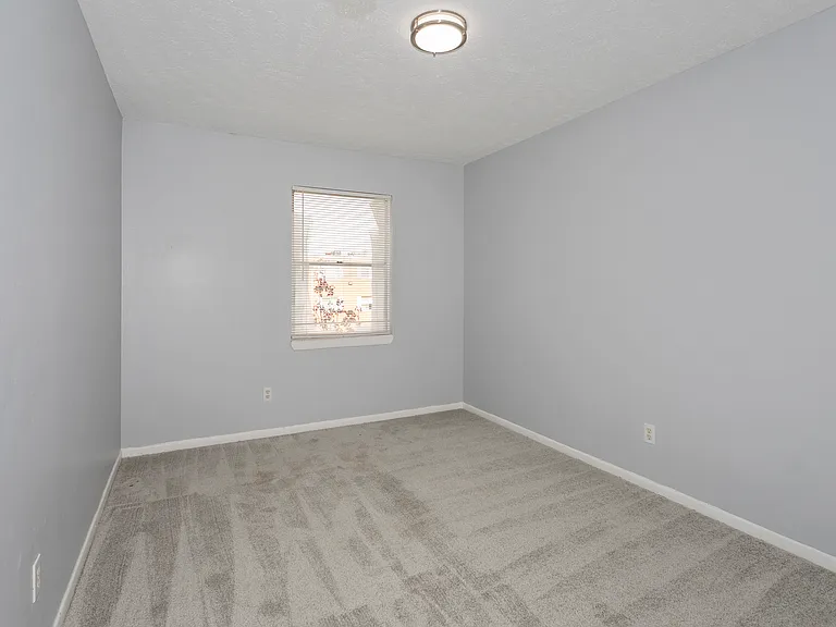 1733 W 24th St #15 — Photo 13