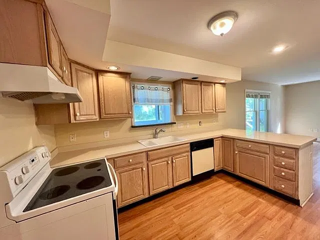1 bed, 1000 sqft, $2,500 — Photo 2