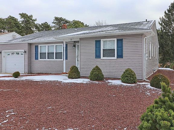 3rd image of 10 Whitaker Dr