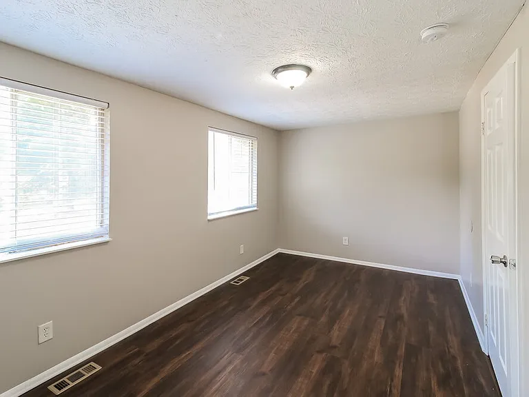 6818 Graves Mill Dr — Photo 14