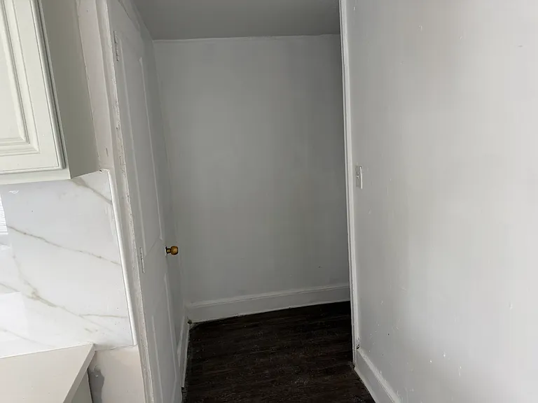 27 E Meehan Ave #2 — Photo 3