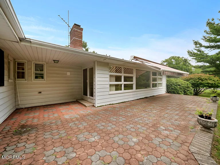 170 Bingham Ave — Photo 29