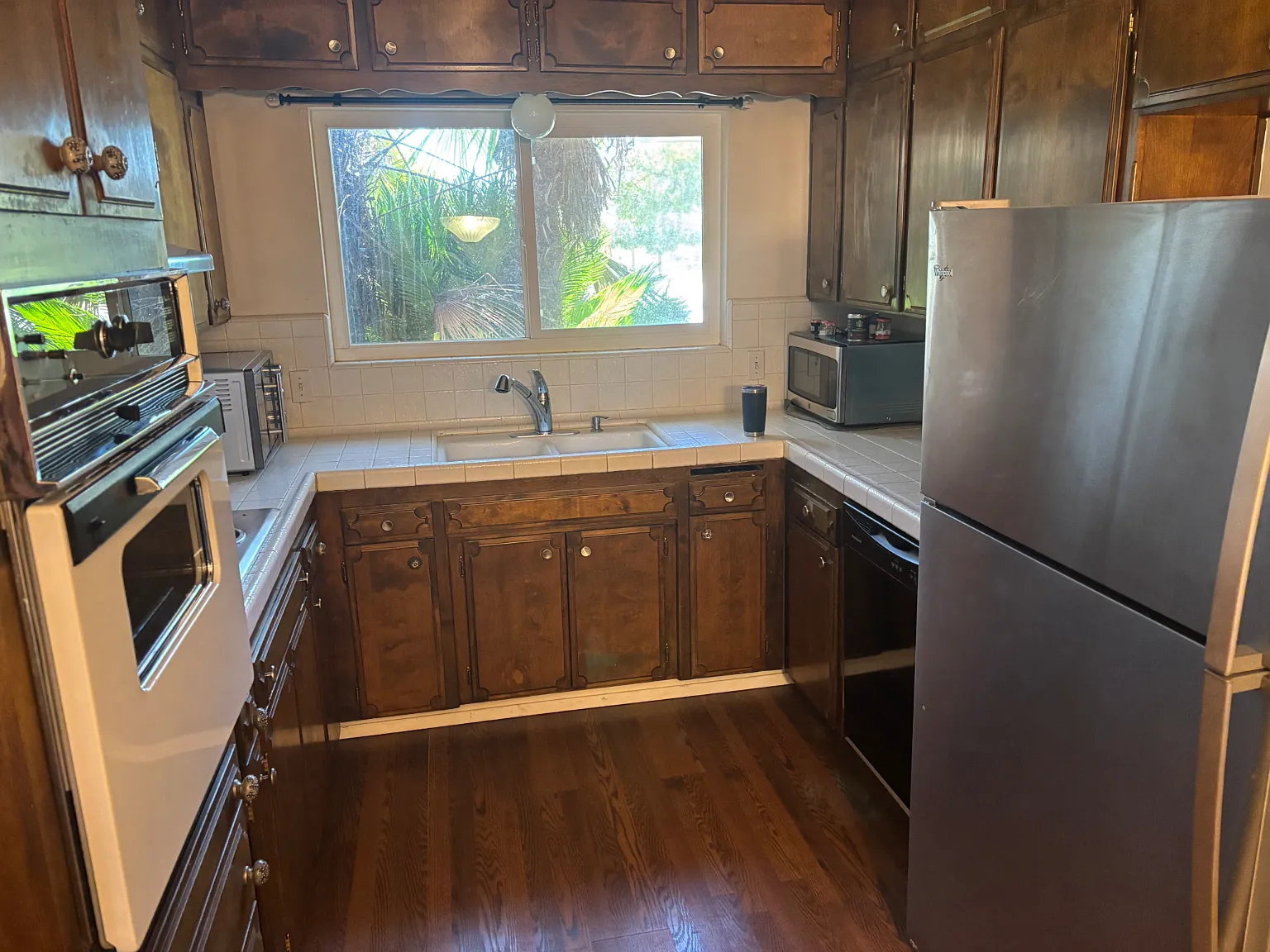 3 bed, 1600 sqft, $2,200 — Photo 3