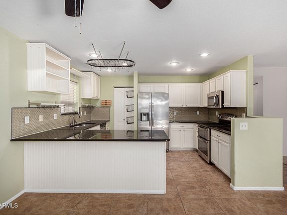3rd image of 41955 W HILLMAN Drive
