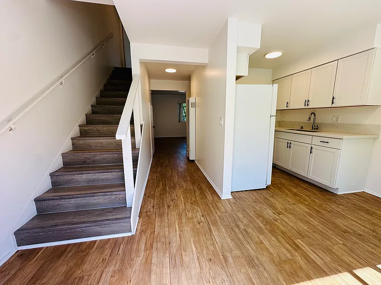 201 Ladera St #8 — Photo 1